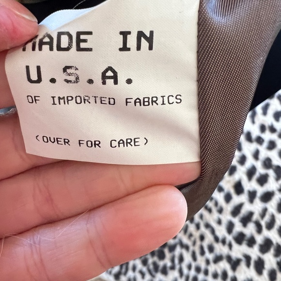 Women's Black Trench Coat - Picture 14 of 16